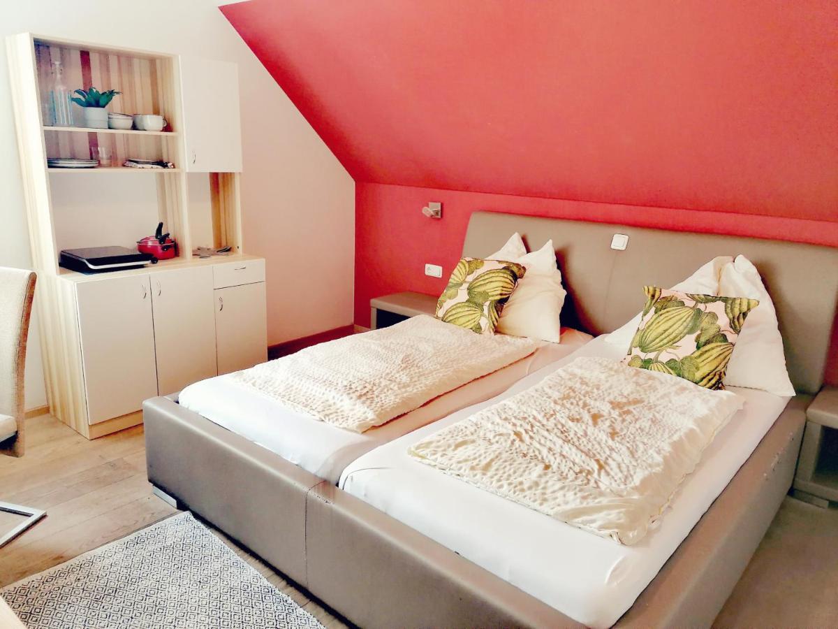 ניומרקט אם וואלרסי Taferne In Koestendorf - Ferienwohnung Monteurzimmer מראה חיצוני תמונה