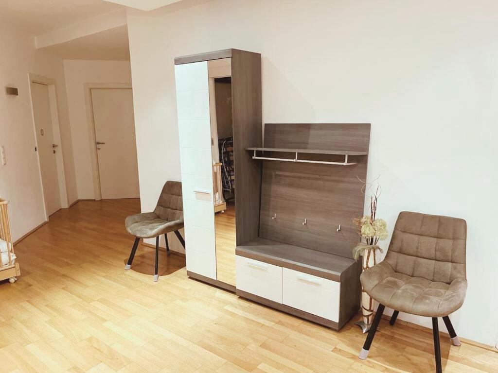 ניומרקט אם וואלרסי Taferne In Koestendorf - Ferienwohnung Monteurzimmer מראה חיצוני תמונה