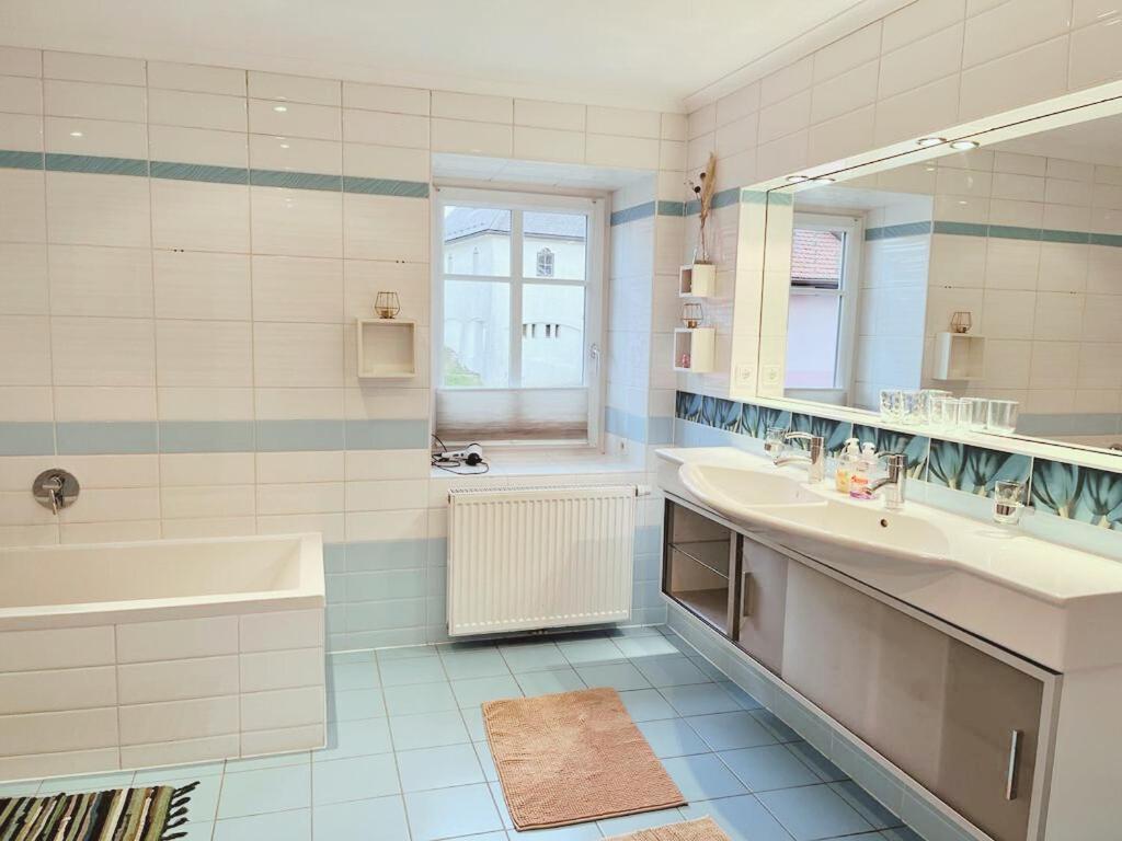 ניומרקט אם וואלרסי Taferne In Koestendorf - Ferienwohnung Monteurzimmer מראה חיצוני תמונה